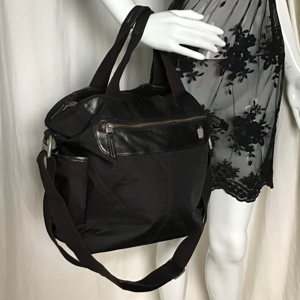 Tumi  Leather Nylon Weekender Travel Overnight Bag